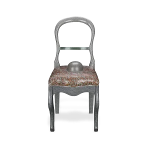 Silla donde nace la luna gris, 1984. 90×41×56 cm, mixta.
